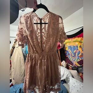 Elegant Pale Dusty Pink Lace Romper Shorts